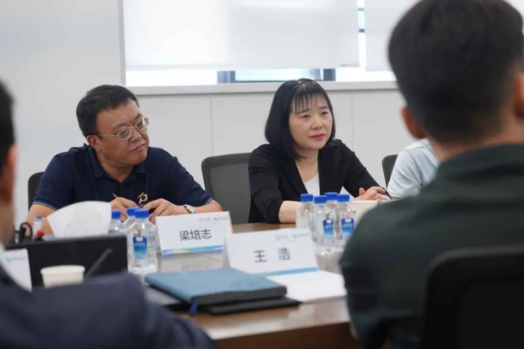 在座谈交流环节，双方围绕如何更好地推动产教融合进行了深入探讨
