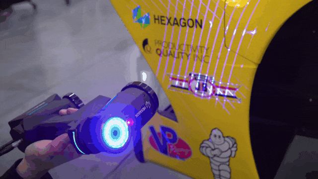 狂飙飞车 _ 中观3D扫描如何为全球顶级赛车队精准加速 (3).gif 狂飙飞车 _ 中观3D扫描如何为全球顶级赛车队精准加速 (3).gif